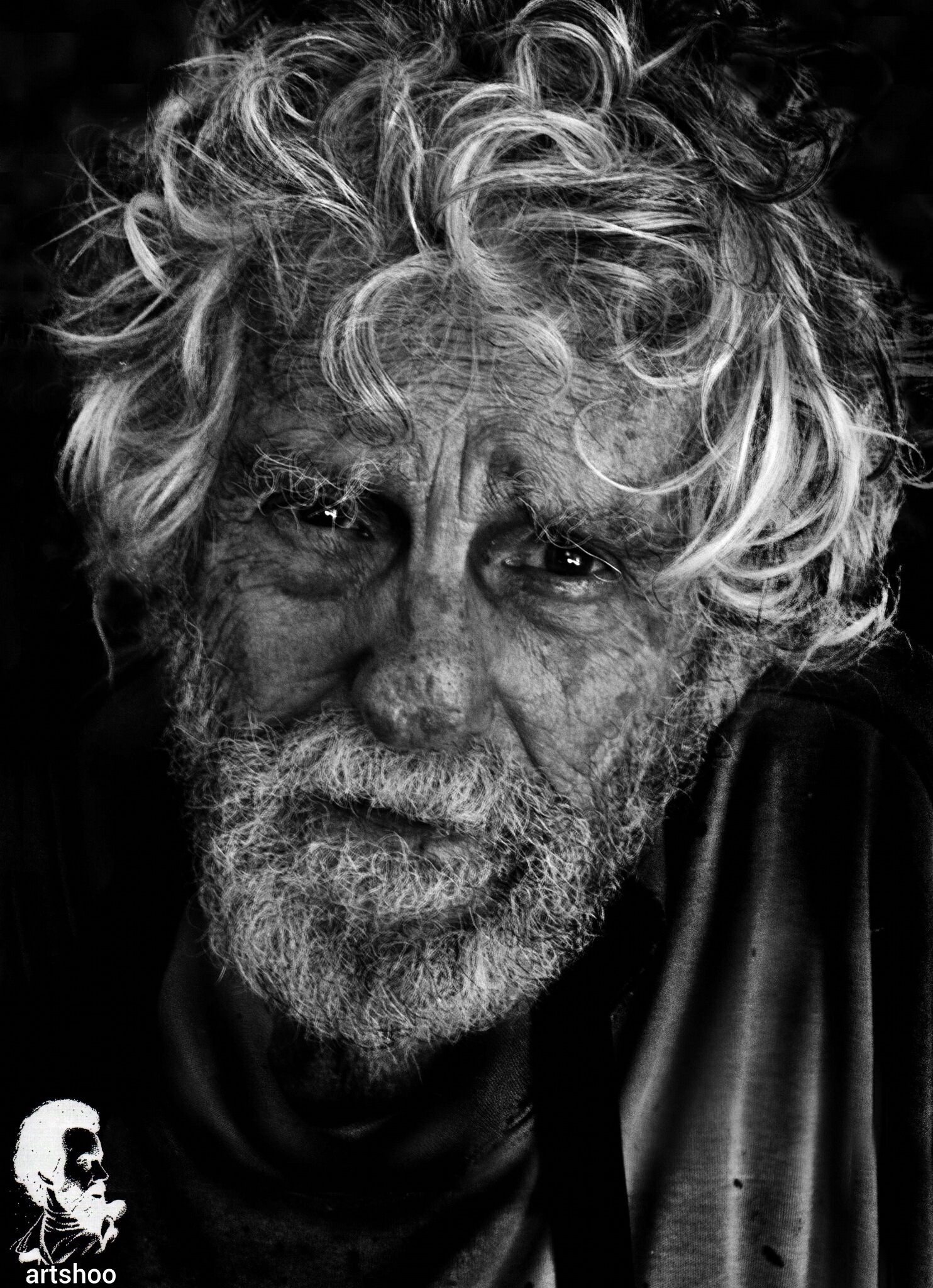 مدل پرتره سیاه قلم